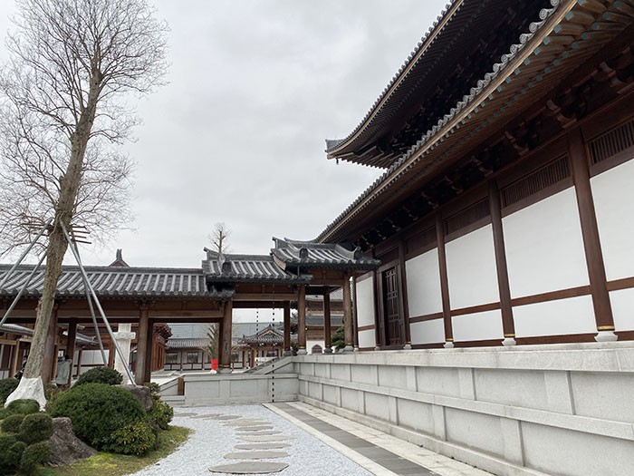 景觀石雕裝飾藝術(shù)材料應(yīng)該如何選購？